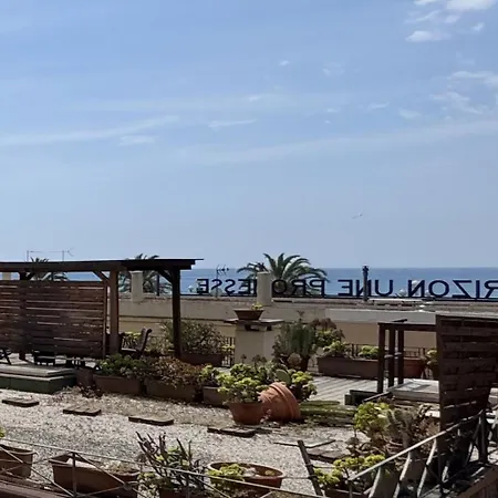 Riviera Nice: Old Town With Sea View Apartment *